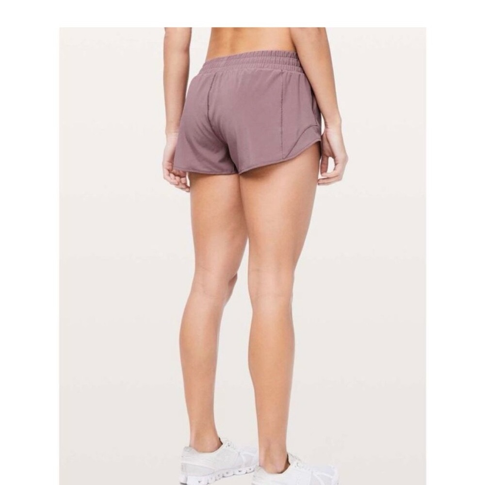 lululemon hotty hot 2.5” Low Rise Women's Dusty Purple Athletic Shorts - Picture 4 of 9